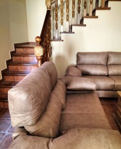 Escaleras a las habitaciones.